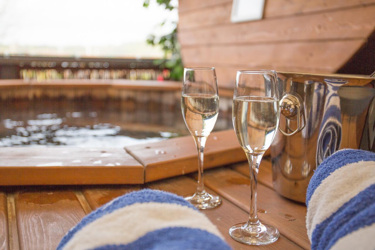 The Oceanic Luxury Aparthotel 팰머스 외부 사진