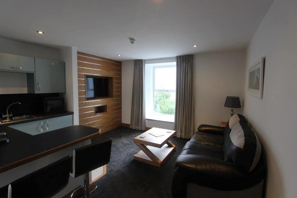 The Oceanic Luxury Aparthotel 팰머스 외부 사진