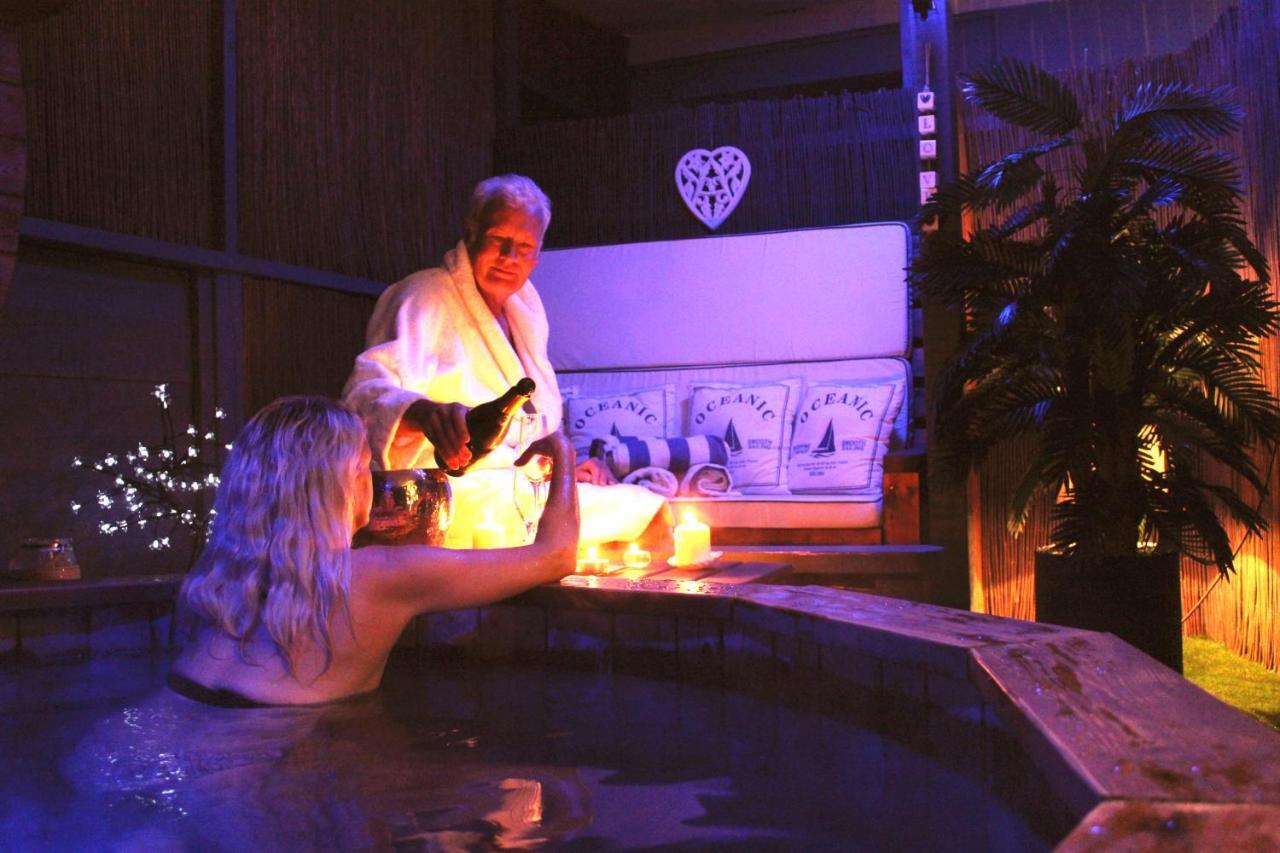 The Oceanic Luxury Aparthotel 팰머스 외부 사진